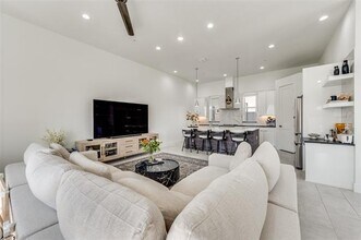 2235 Lovedale Ave in Dallas, TX - Building Photo - Building Photo