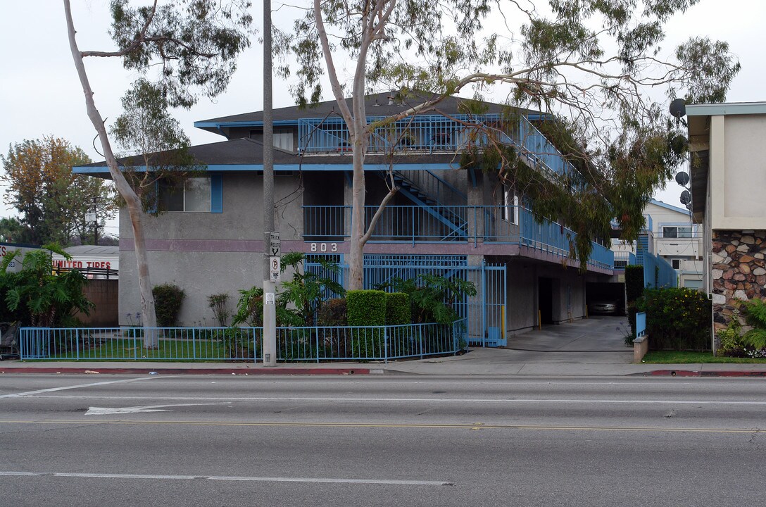 803 Centinela Ave in Inglewood, CA - Foto de edificio