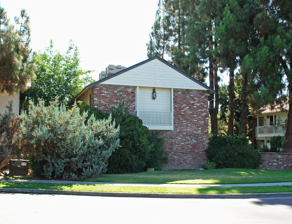 4254 N Bengston Ave in Fresno, CA - Building Photo