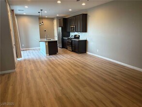 52 Alla Breve Ave in Henderson, NV - Building Photo - Building Photo