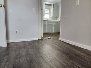 73 Leo St, Unit Upstairs in Rochester, NY - Foto de edificio - Building Photo