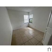 273 SW Sterret Cir, Unit 501 in Port St. Lucie, FL - Building Photo - Building Photo