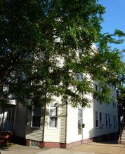 849 E Broadway in South Boston, MA - Foto de edificio - Other