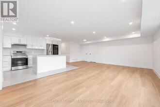 1975 Banff Ave in Ottawa, ON - Building Photo - Building Photo