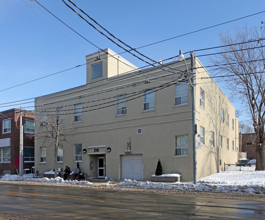 219 Broadview Ave in Toronto, ON - Building Photo