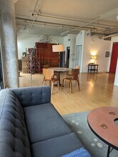 330 W 11th St in Los Angeles, CA - Building Photo - Building Photo