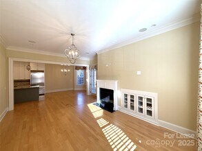 1109 S Kings Dr in Charlotte, NC - Building Photo - Building Photo