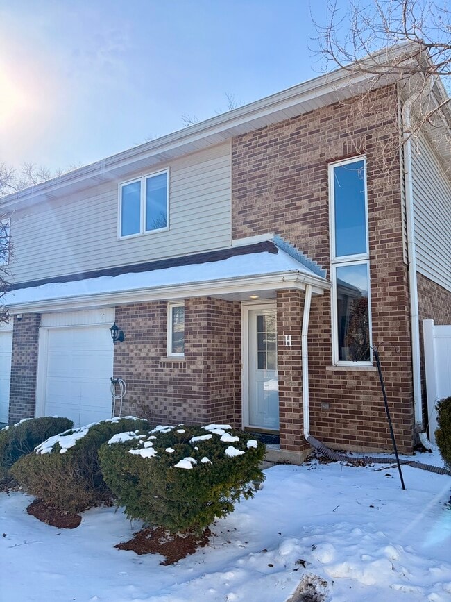 10956 S 76th Ave in Palos Hills, IL - Building Photo - Building Photo