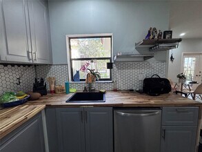 1417 Avon Ln in North Lauderdale, FL - Building Photo - Building Photo