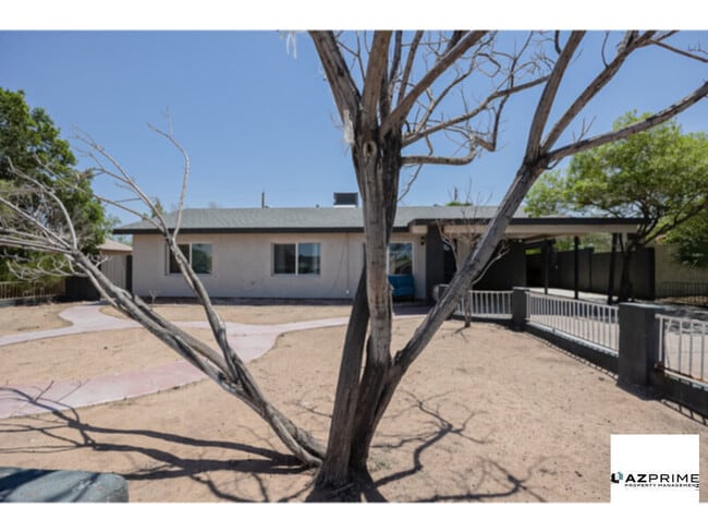 9235 S Montezuma St in Phoenix, AZ - Building Photo - Building Photo