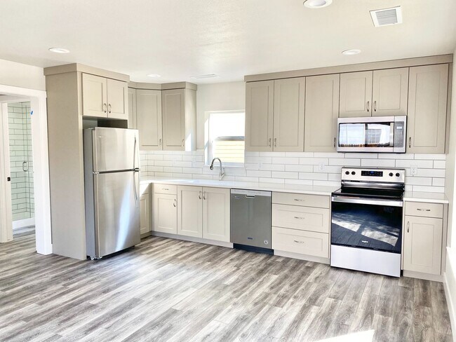 614 Lesser Dr in Fort Collins, CO - Building Photo - Building Photo