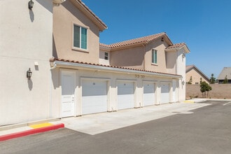 The Reserve at Ritchie Ranch in Visalia, CA - Building Photo - Building Photo