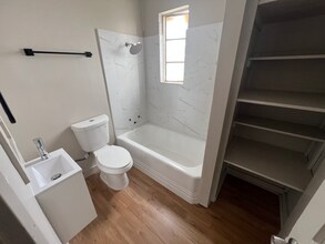 315 E Grant Rd-Unit -B in Tucson, AZ - Building Photo - Building Photo