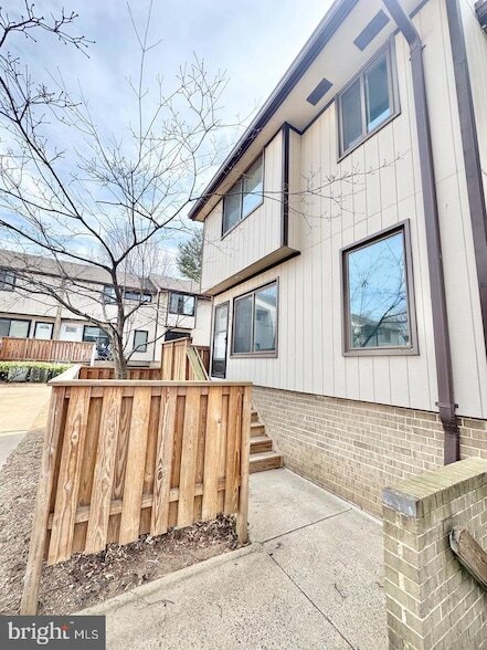 1685 Westwind Way in McLean, VA - Building Photo - Building Photo