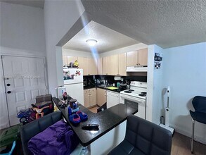 7220 NW 179th St in Hialeah, FL - Building Photo - Building Photo