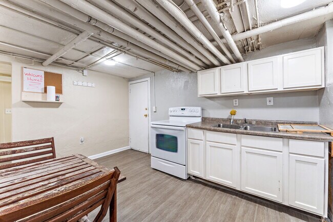 2512 DuPont Ave S in Minneapolis, MN - Building Photo - Building Photo