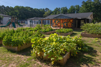 Villas of Embry Hills in Chamblee, GA - Foto de edificio - Building Photo