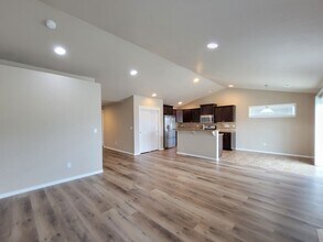 566 Jordan Ln in Richland, WA - Building Photo - Building Photo
