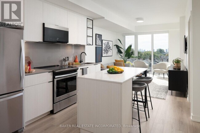 740-740 Dupont St in Toronto, ON - Building Photo - Building Photo