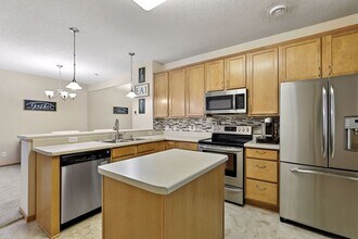 3775 Hazel Trail in Woodbury, MN - Building Photo - Building Photo