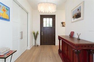 335 16th Ave NE in St. Petersburg, FL - Building Photo - Building Photo