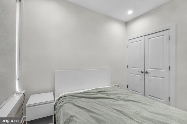 2137 E Lehigh Ave in Philadelphia, PA - Building Photo - Building Photo