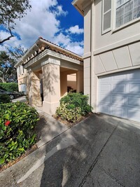 2104 Tigris Dr in West Palm Beach, FL - Foto de edificio - Building Photo