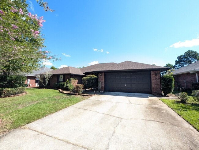 2476 Abaco Dr in Navarre, FL - Building Photo - Building Photo