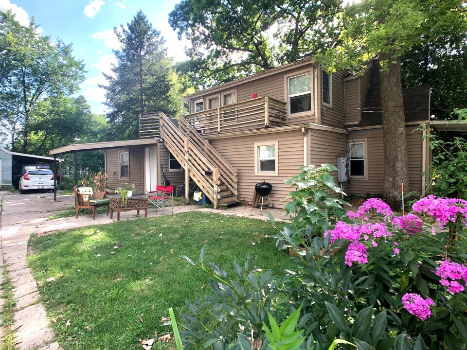 1817 Spohn Ave, Unit #1 in Madison, WI - Foto de edificio