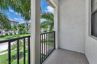 16386 Viansa Wy in Naples, FL - Building Photo - Building Photo