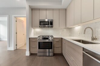3193 Washington St, Unit PH3 in Boston, MA - Foto de edificio - Building Photo