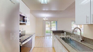 94-824-824 Lumiauau St in Waipahu, HI - Foto de edificio - Building Photo