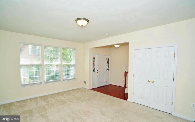 property at 2303 Huntington Ave