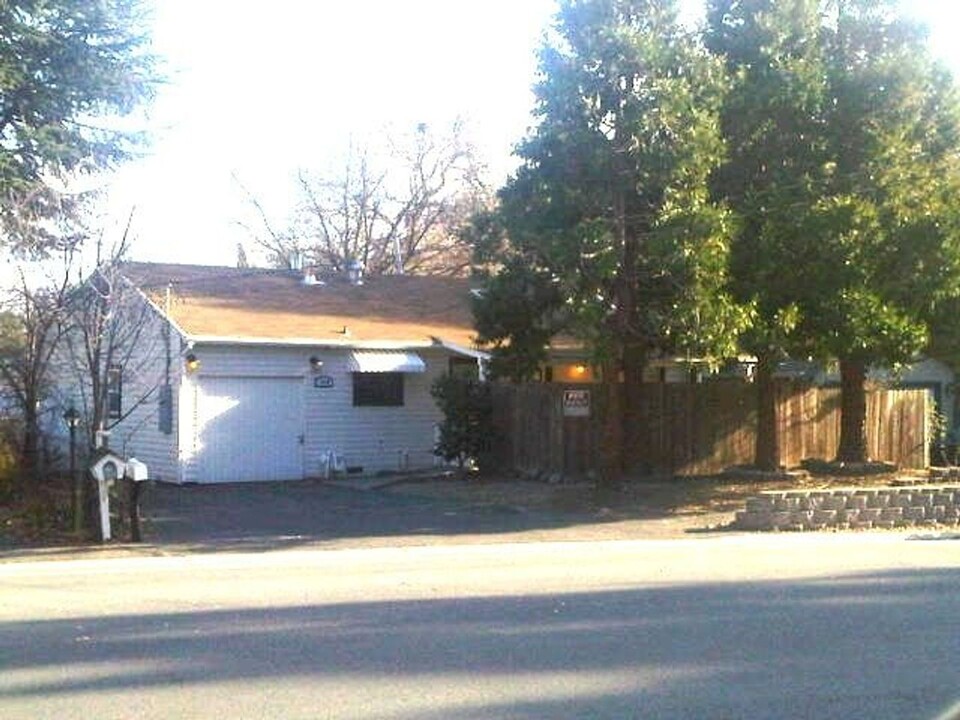 1830 Pleasant Hill Rd in Pleasant Hill, CA - Building Photo