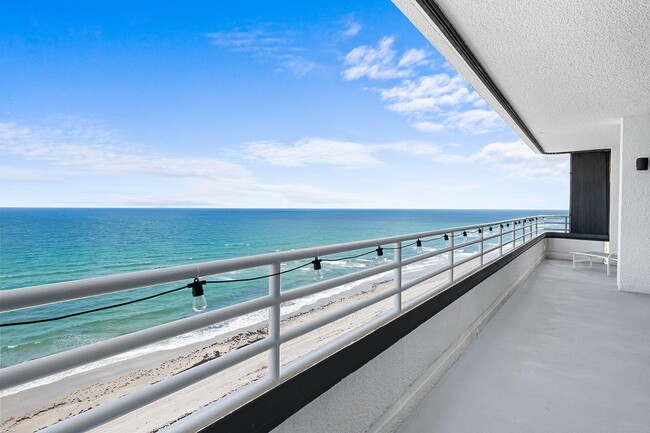 2901 S Ocean Blvd in Highland Beach, FL - Foto de edificio - Building Photo