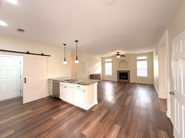 352 Lucille Dr in Lexington, KY - Building Photo - Building Photo