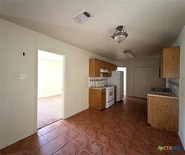 1002 W Avenue B in Copperas Cove, TX - Building Photo - Building Photo