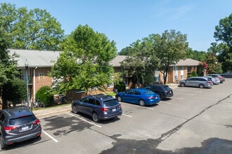 Trinity Properties - Campus Walk in Durham, NC - Building Photo - Building Photo