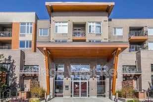 1550-1550 Dickson Ave in Kelowna, BC - Building Photo