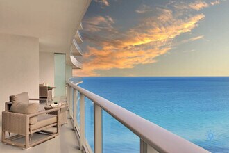 4111 S Ocean Dr in Hollywood, FL - Building Photo - Building Photo