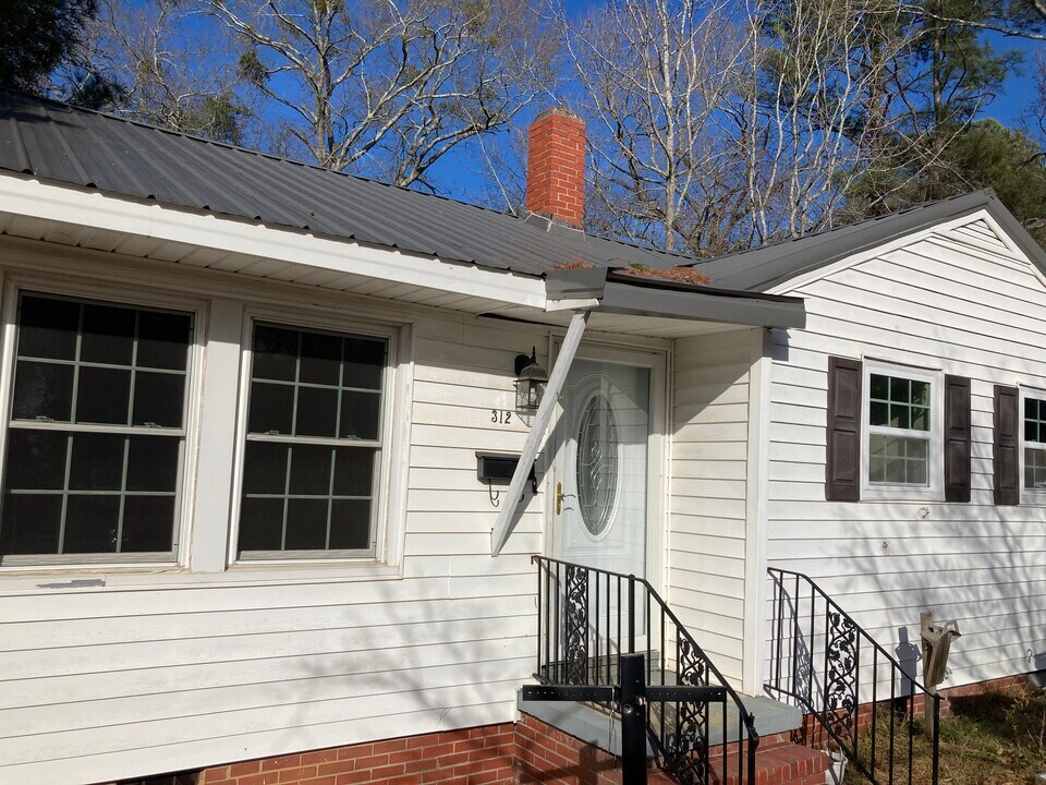 312 Stuart Ave in Fayetteville, NC - Building Photo