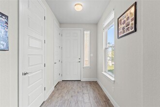 113 Stone Crk Dr in Andice, TX - Building Photo - Building Photo