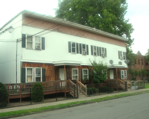 79 Franklin St in Kingston, NY - Building Photo