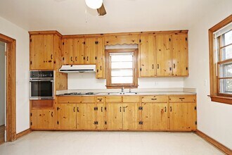 706 Grove Ave in Charlottesville, VA - Building Photo - Building Photo