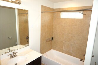 13415 Nigh Way in Houston, TX - Building Photo - Building Photo