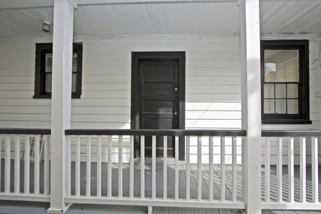 138 Line St-Unit -A in Charleston, SC - Building Photo - Building Photo
