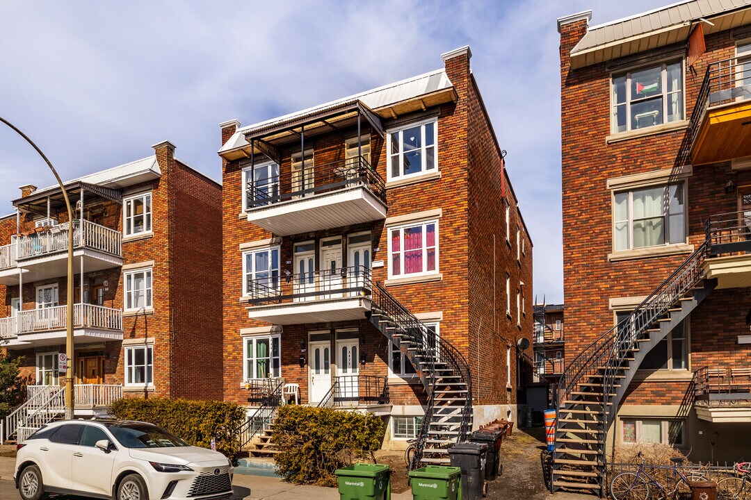 3467-3477 Chapleau St in Montréal, QC - Building Photo