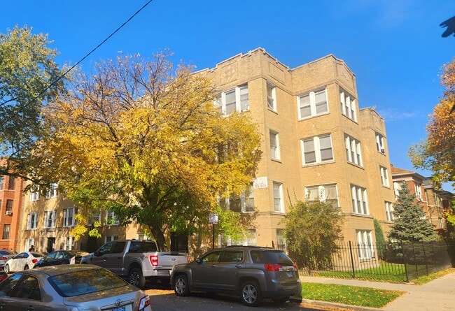 property at 3036 W Leland Ave