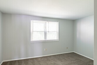 West Summerset Apartments in Amherst, NY - Building Photo - Interior Photo