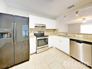 7606 Chatsworth in San Antonio, TX - Building Photo - Building Photo